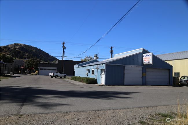 2, 000 sq. ft. shop known as Kevin's Collision | Image 8