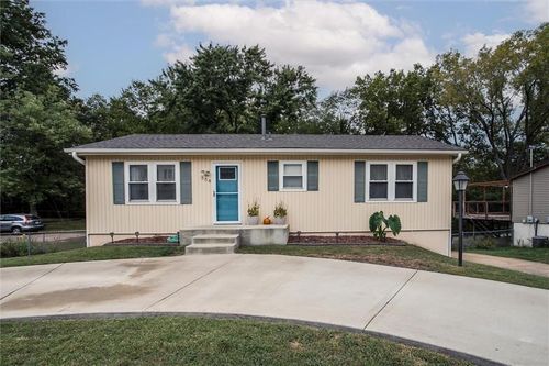508 Ne Richardson Pl, Lee's Summit, MO, 64086-3041 | Card Image