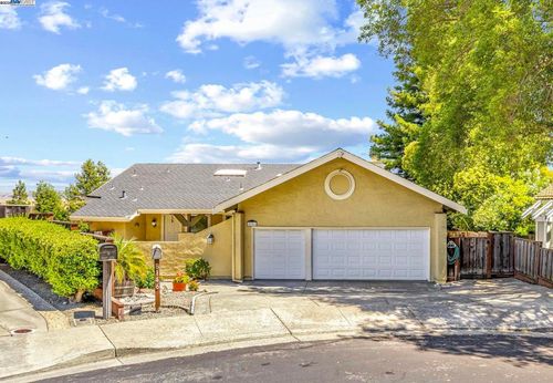 8146 Vomac Ct, Dublin, CA, 94568-1047 | Card Image