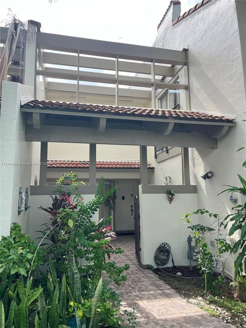 10270 Nw 46th St, Doral, FL, 33178-2258 | Card Image