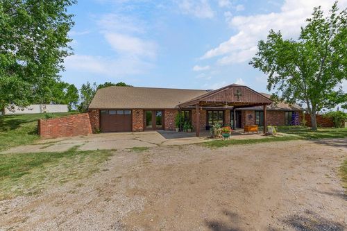 15028 150th St, Bonner Springs, KS, 66012-7774 | Card Image
