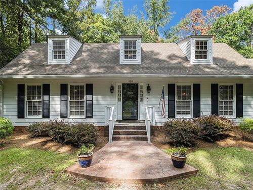 555 Breedlove Dr, MONROE, GA, 30655-2081 | Card Image