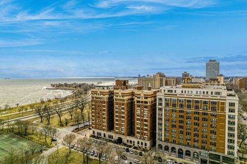 59-5300 S Shore Dr, Chicago, IL, 60615-5718 | Card Image