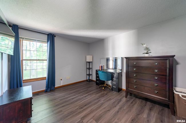 1803 Spring Garden Rd, House other with 3 bedrooms, 3 bathrooms and null parking in Marion IL | Image 17