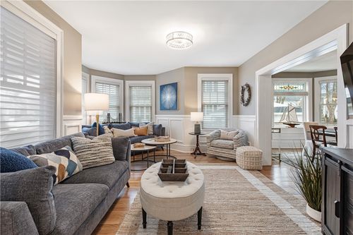 21 Bedlow Ave, Newport, RI, 02840-1403 | Card Image