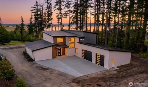 12915 Waterview Ln, Mount Vernon, WA, 98273-7223 | Card Image