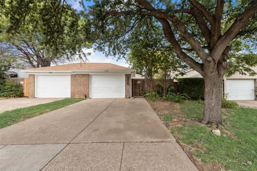 3330-3328 Green Ridge St, Fort Worth, TX, 76133-7252 | Card Image