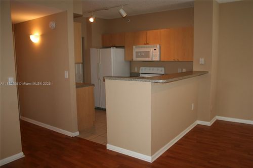 apt-107-7930 N Nob Hill Rd, Tamarac, FL, 33321-7416 | Card Image
