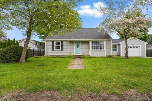 6 Cole St, Greenville, RI, 02828-1713 | Card Image