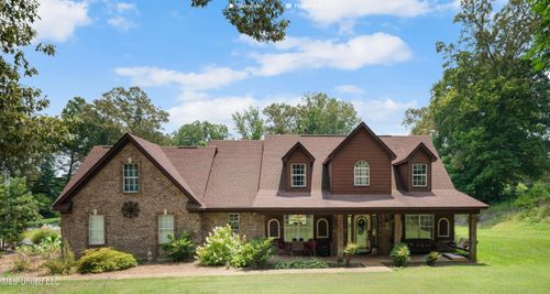 6193 Nesbit Rd, Lake Cormorant, MS, 38641-6102 | Card Image