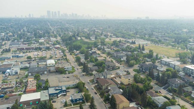 4004 Centre A St Ne, House detached with 4 bedrooms, 2 bathrooms and 4 parking in Calgary AB | Image 9