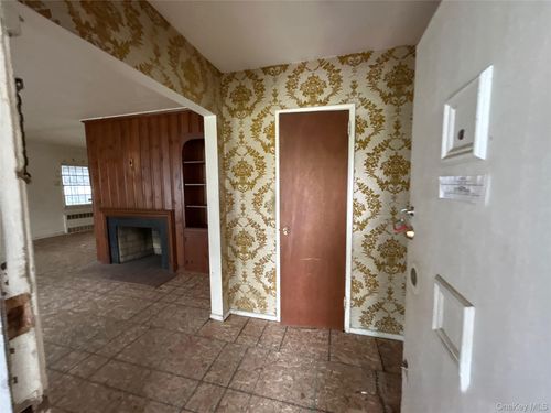 197 Delaware Avenue, Hempstead, NY, 11520 | Card Image