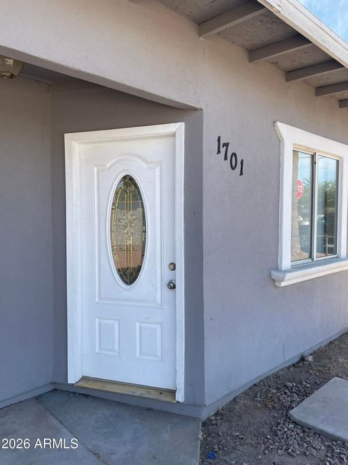 frnt-hs-1701 E Harvard St, Phoenix, AZ, 85006-1804 | Card Image