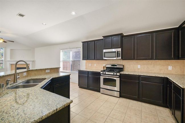 17414 Sandalisle Ln, House other with 3 bedrooms, 2 bathrooms and 2 parking in Richmond TX | Image 10