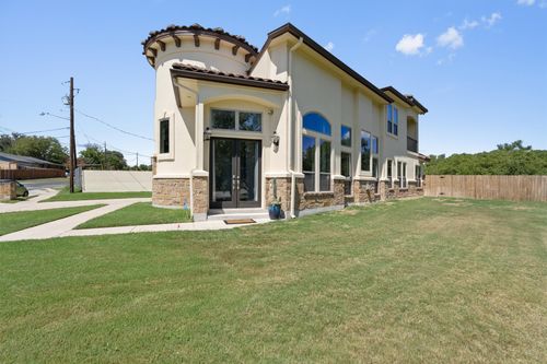 1614 Cedar Bend Dr, Austin, TX, 78758-2641 | Card Image