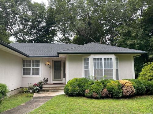 6 Pine Cone Ct, Moriches, NY, 11955-1417 | Card Image