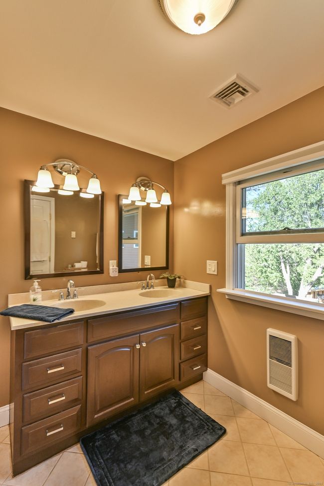 35 Walker Rd, House other with 3 bedrooms, 2 bathrooms and 4 parking in Quinebaug CT | Image 36