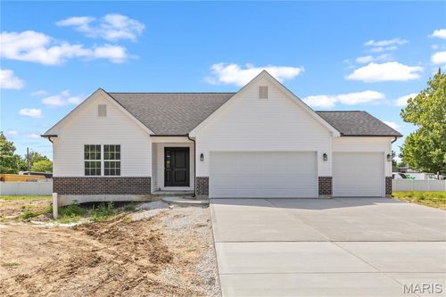 41 Millwell Dr, Maryland Heights, MO, 63043-2515 | Card Image
