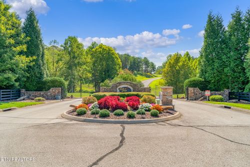 104 Blue Heron Blf, Harriman, TN, 37748-8590 | Card Image