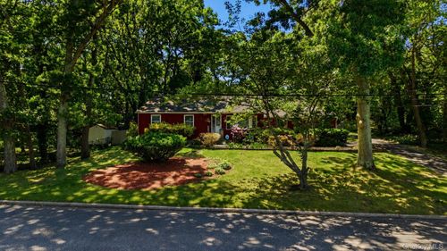 26 Valley St, Ronkonkoma, NY, 11779-1848 | Card Image