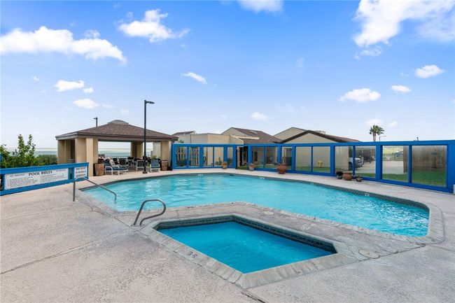 APT-1002C - 1400 Ocean Dr, Condo with 2 bedrooms, 2 bathrooms and 2 parking in Corpus Christi TX | Image 24