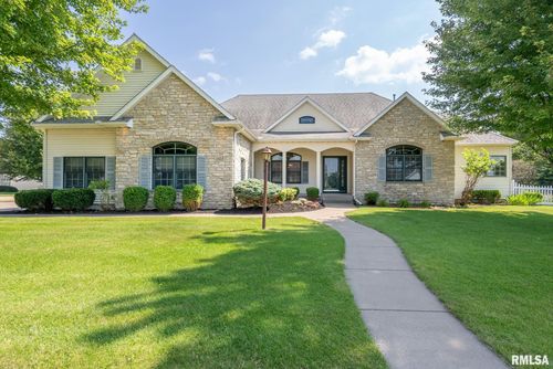 1003 W Spring St, Eldridge, IA, 52748-2513 | Card Image