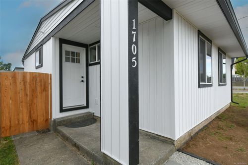 1705 Lewis Ave, Courtenay, BC, V9N2Z1 | Card Image