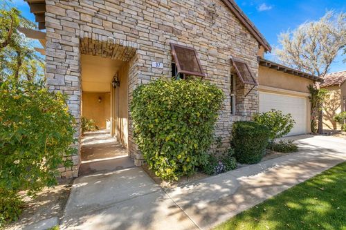 37 Shoreline Dr, Rancho Mirage, CA, 92270-5812 | Card Image
