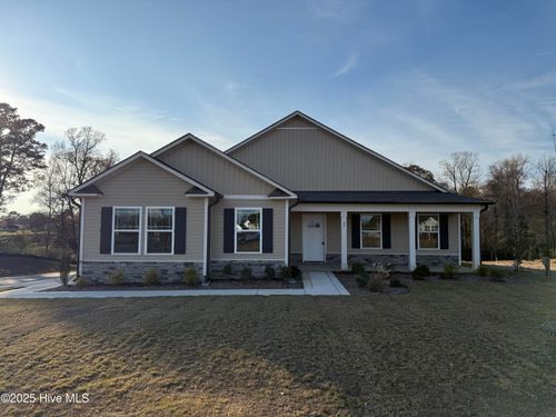 28 Hagood St, Smithfield, NC, 27577-2540 | Card Image