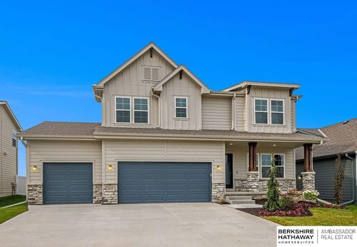 18458 Palisades Dr, Omaha, NE, 68136-4277 | Card Image