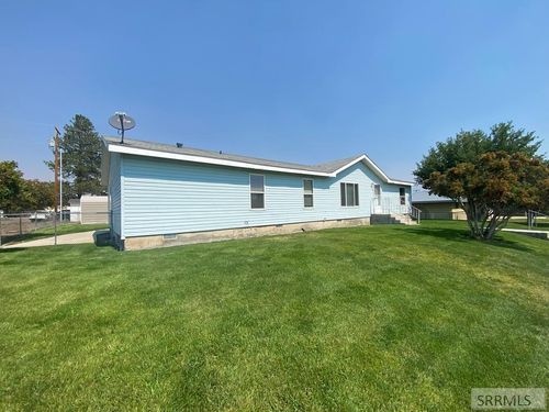 800 E Butte Ave, Challis, ID, 83226-7817 | Card Image