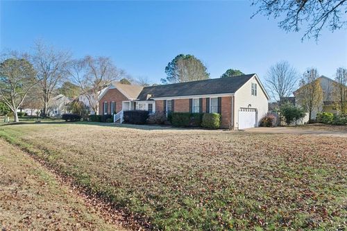 100 Brigade Drive, Yorktown, VA, 23692 | Card Image