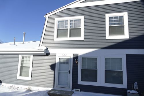 328 Farmingdale Cir, Vernon Hills, IL, 60061-1910 | Card Image