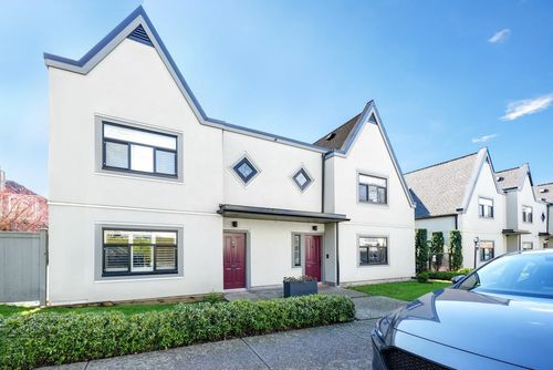 38-889 Tobruck Ave, North Vancouver, BC, V7P1V9 | Card Image