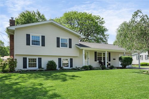 648 Meadowbriar Rd, Greece, NY, 14616-1122 | Card Image