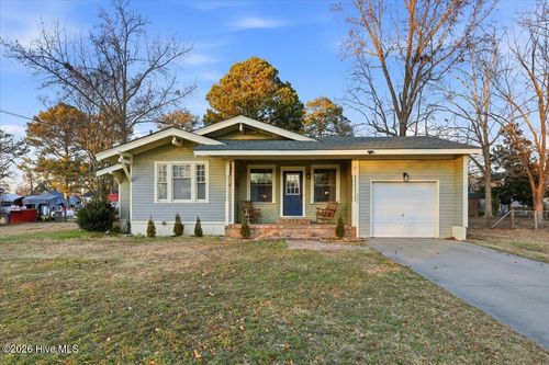 205 W South St, Fremont, NC, 27830-8647 | Card Image