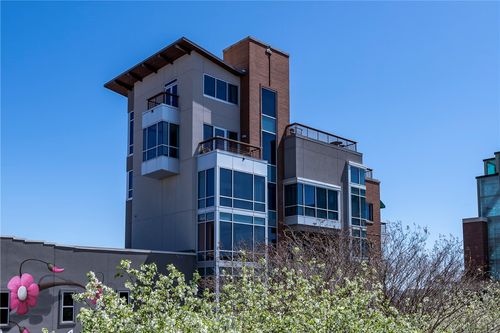 5 W Mountain Street, Fayetteville, AR, 72701 | Card Image