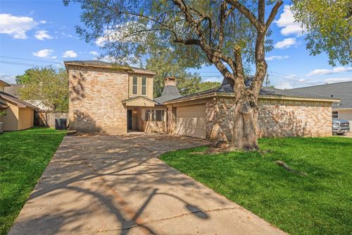 10806 Bob White Dr, Houston, TX, 77096-5619 | Card Image