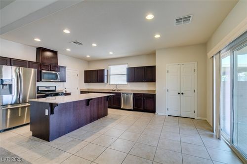 7064 Coventry Glenn Rd, Las Vegas, NV, 89148-5037 | Card Image