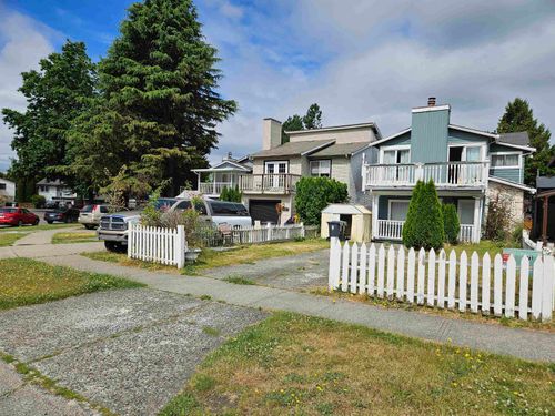 205 Davis Cres, Aldergrove, BC, V4W3K6 | Card Image