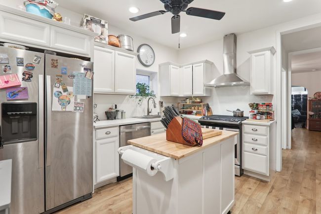 3617 N Whipple St, Home with 6 bedrooms, 2 bathrooms and 2 parking in CHICAGO IL | Image 13