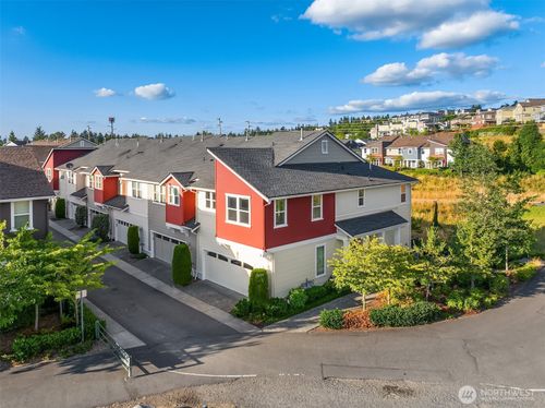 1201 Ne Hickory Ln, Issaquah, WA, 98029-5100 | Card Image