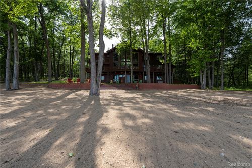2300 Bliss Ln, National City, MI, 48748-9426 | Card Image