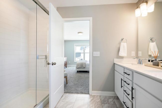 Primary suite with private bath & walk-in closet | Image 30