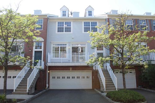 9 Mcmartin Ct, Jersey City, NJ, 07305-5513 | Card Image