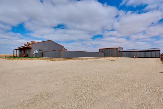 10408 E Midway Rd, House other with 4 bedrooms, 3 bathrooms and 4 parking in Big Spring TX | Image 43
