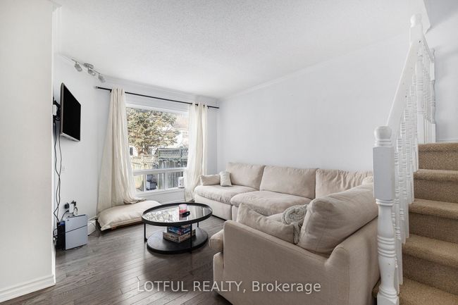 268 Stoneway Dr, House attached with 3 bedrooms, 2 bathrooms and 2 parking in Nepean ON | Image 8