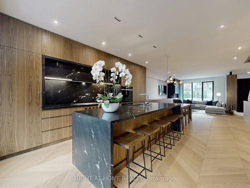 15 Durie St, Toronto, ON, M6S3E5 | Card Image