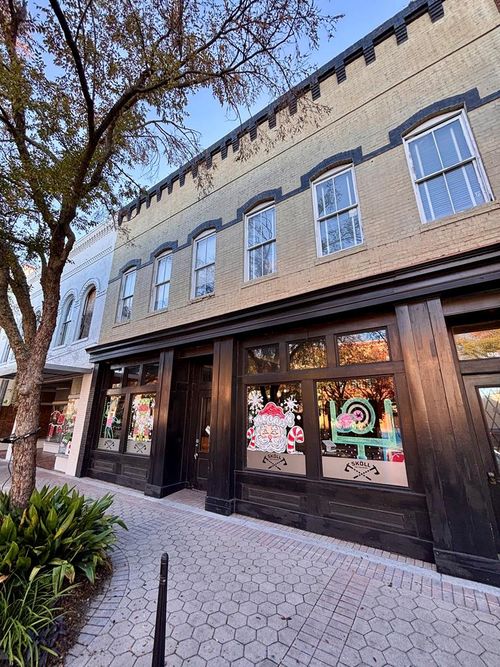 128 N Ashley St, Valdosta, GA, 31601-5536 | Card Image