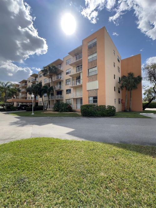 apt-2n-500 Executive Center Dr, West Palm Beach, FL, 33401-4922 | Card Image